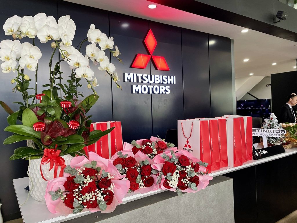 Khách hàng Quảng Nam mua xe Mitsubishi tại Mitsubishi Quảng Ngãi